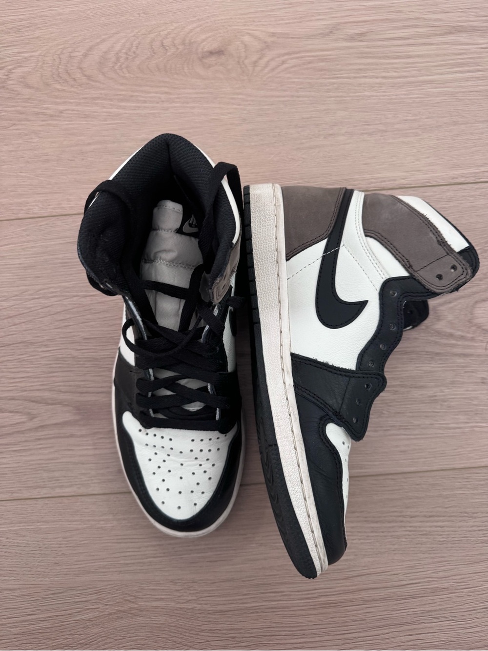 Air Jordan 1 Retro High OG ‘Dark Mocha’